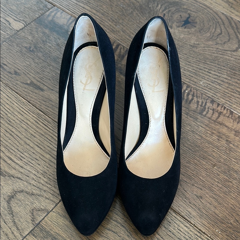 Yves Saint Laurent Black Suede Heels with Pointed Toe